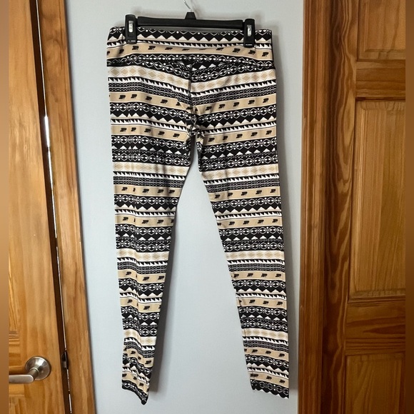 Women’s Purdue tribal  pattern pajama leggings size M. - Picture 2 of 5